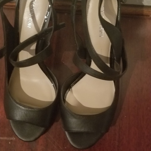 Pumps - Picture 3 of 4